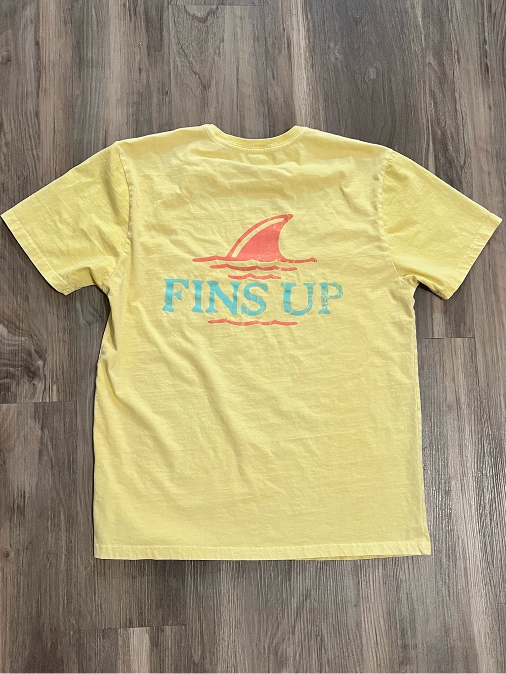 Margaritaville yellow “fins up” shark fin graphic tee | Small